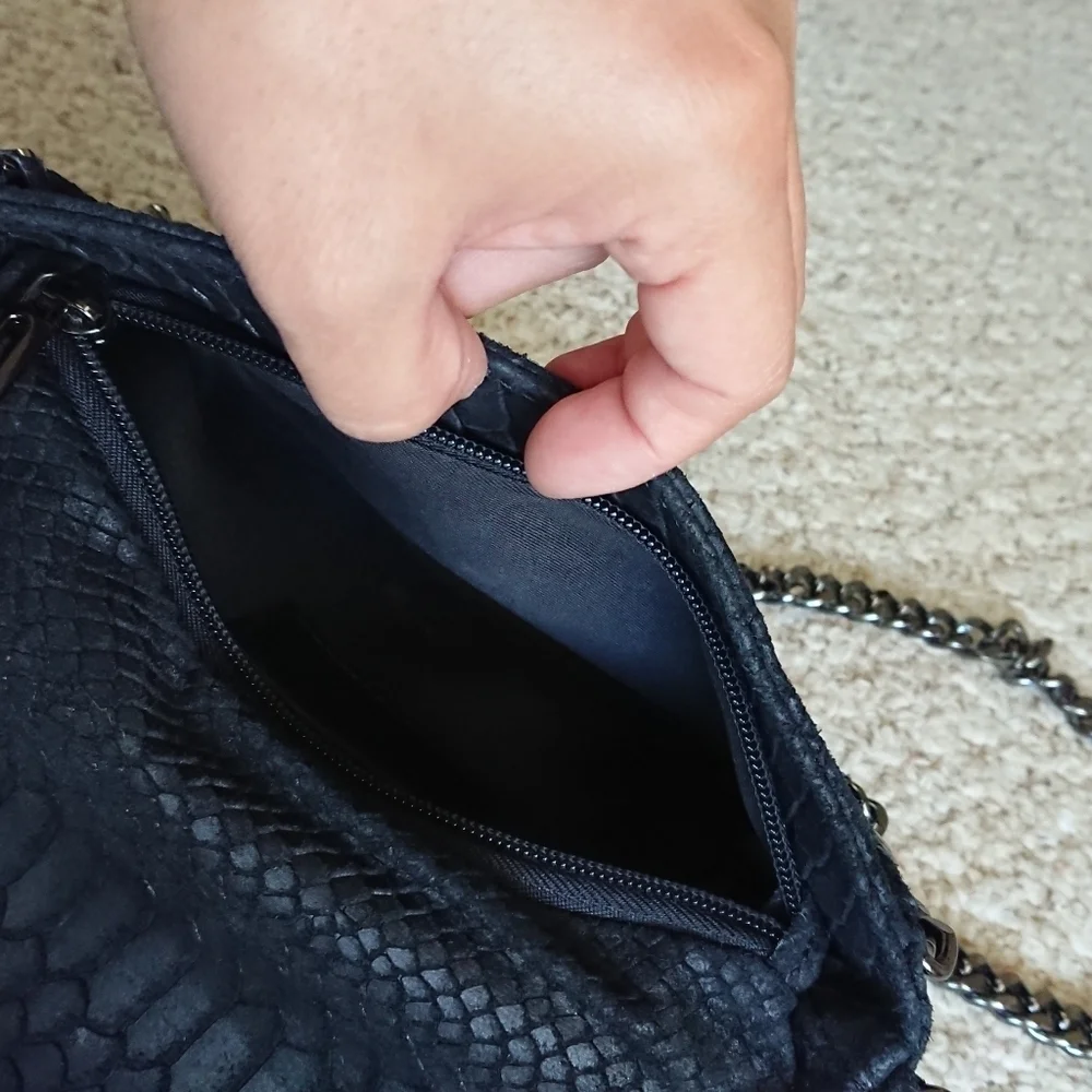 Borse In Pelle Italy Genuine black Leather Reptilian print/textured bag